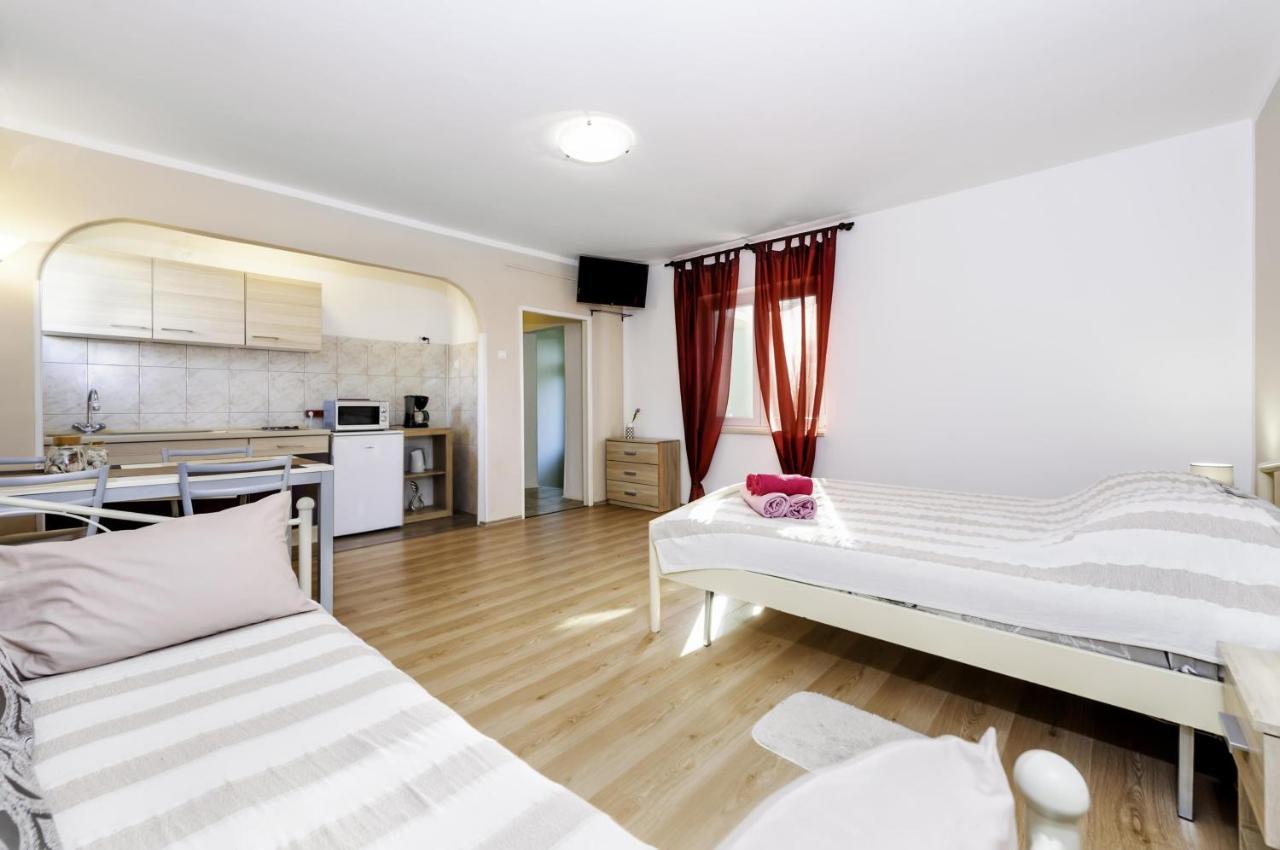 Studio Sony Rovinj Luaran gambar