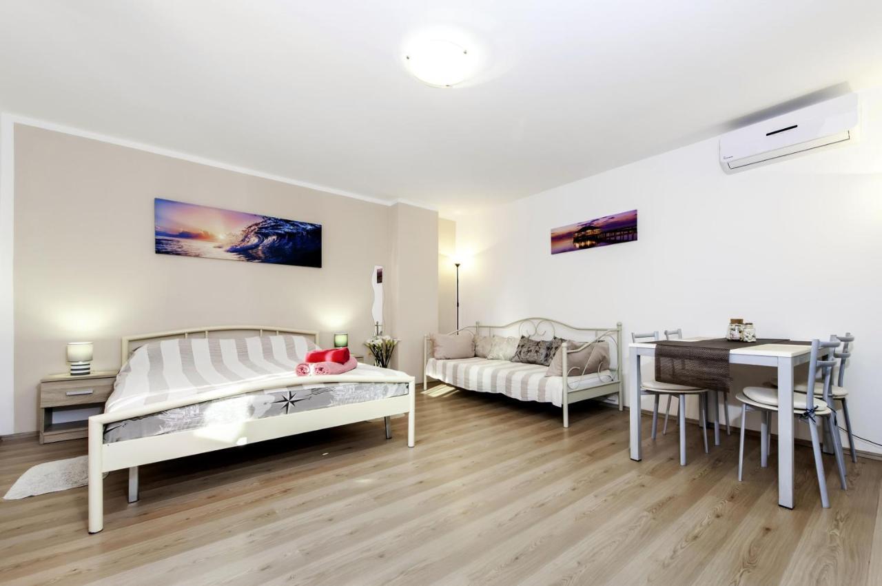 Studio Sony Rovinj Luaran gambar